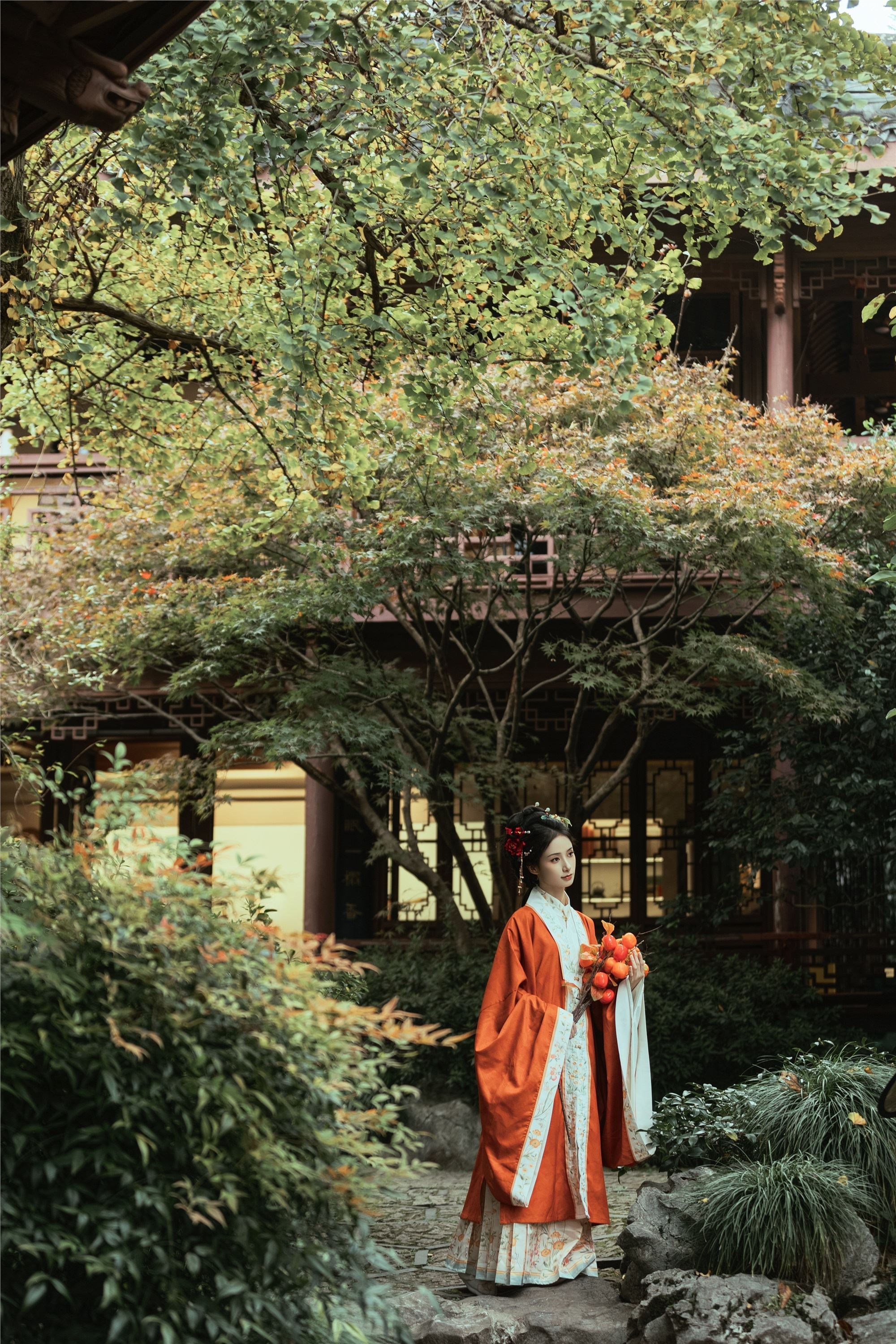 YITUYU艺图语 2025.01.26 秋游故寺 眸小妖